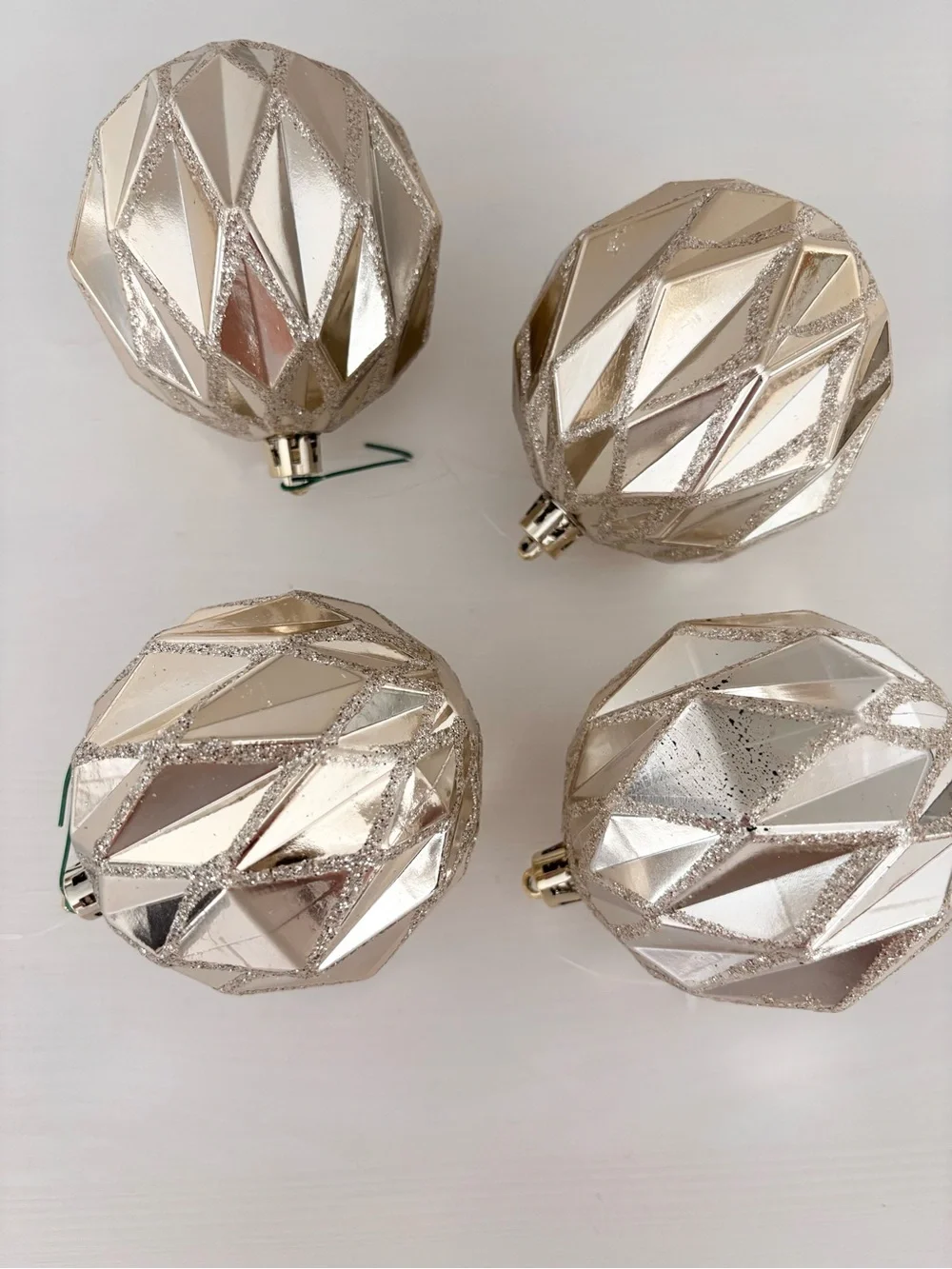 WONDERSHOP (5) Silver/Gold Diamond Cut Ornament Balls